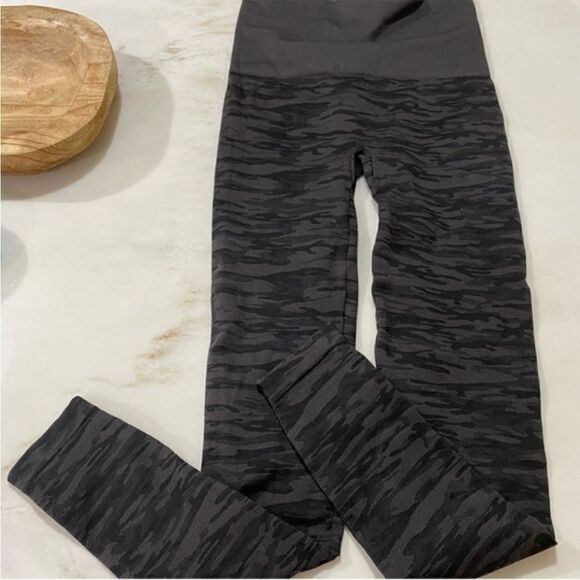 NWOT SPANX High waisted leggings - Picture 1 of 3